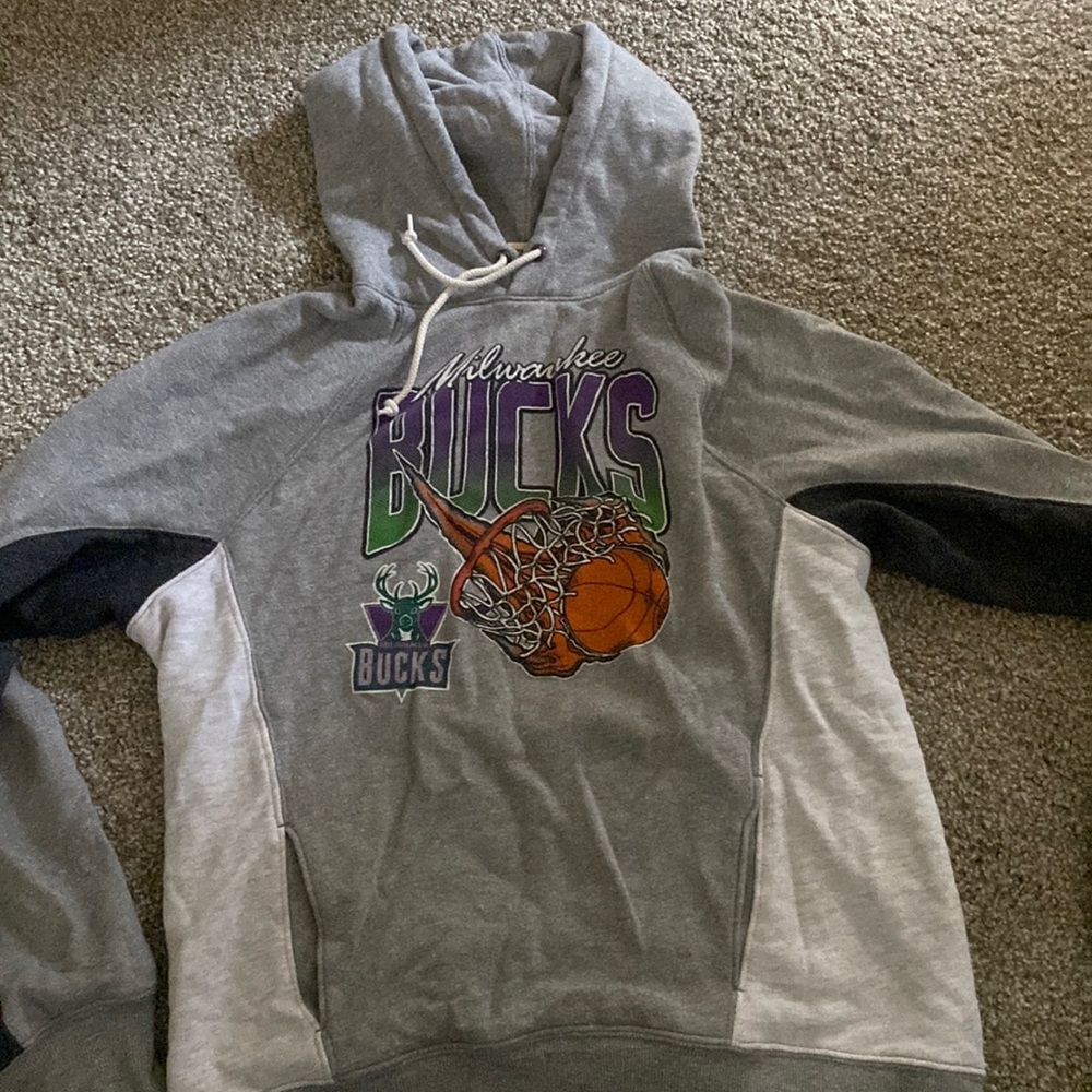 Vintage Milwaukee Bucks hoodie